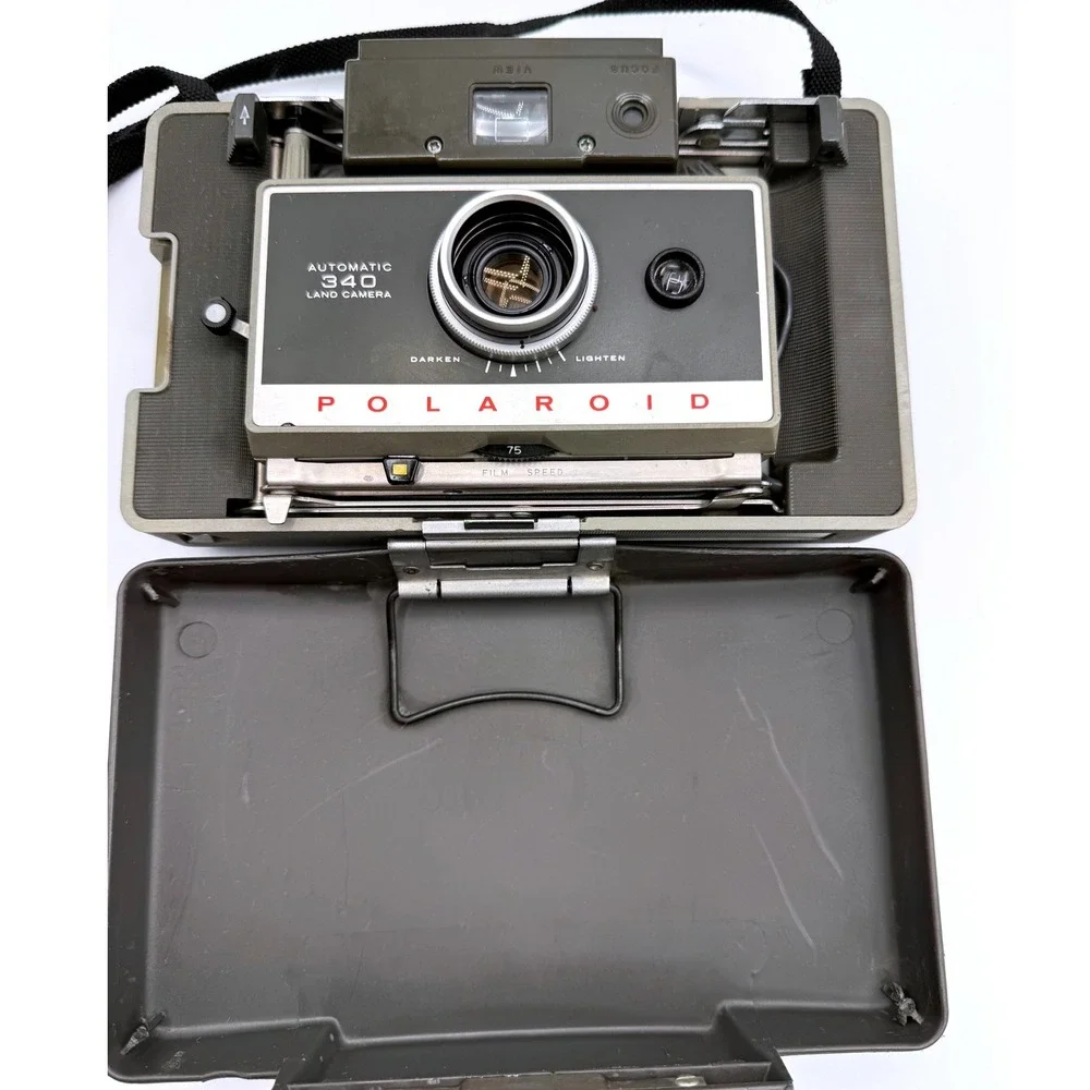 Vintage Polaroid Automatic 340 Land Camera Folding Bellows Instant Film Grey